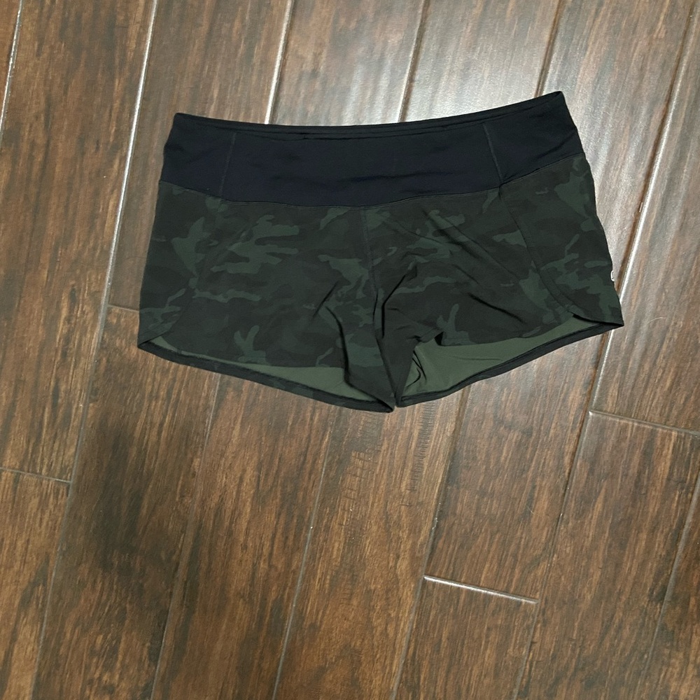 Like new (worn once), Lululemon, Sz 12, inseam 4”